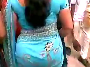 Mature indian ass in blue saree.flv - YouTube