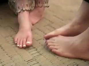 pieds, parfait, fétiche, branlette-avec-les-pieds, femme-dominatrice