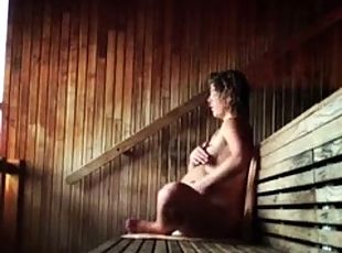 preñada, sauna