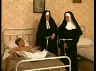 монахини, в-больнице